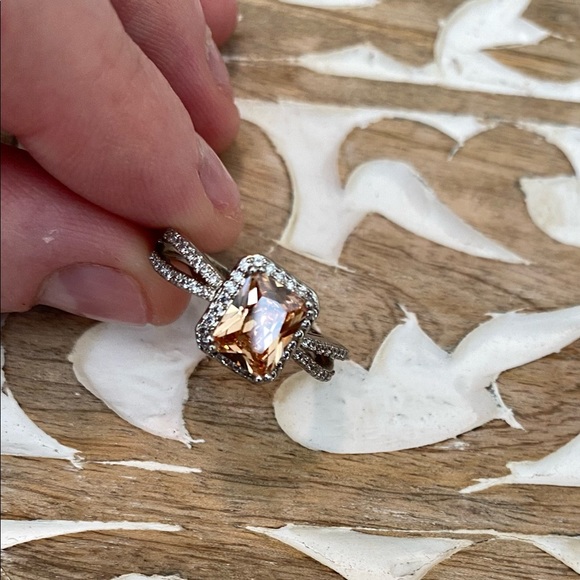 Jewelry - 18kt gold fancy yellow Diamond CZ Ring😻SZ 7